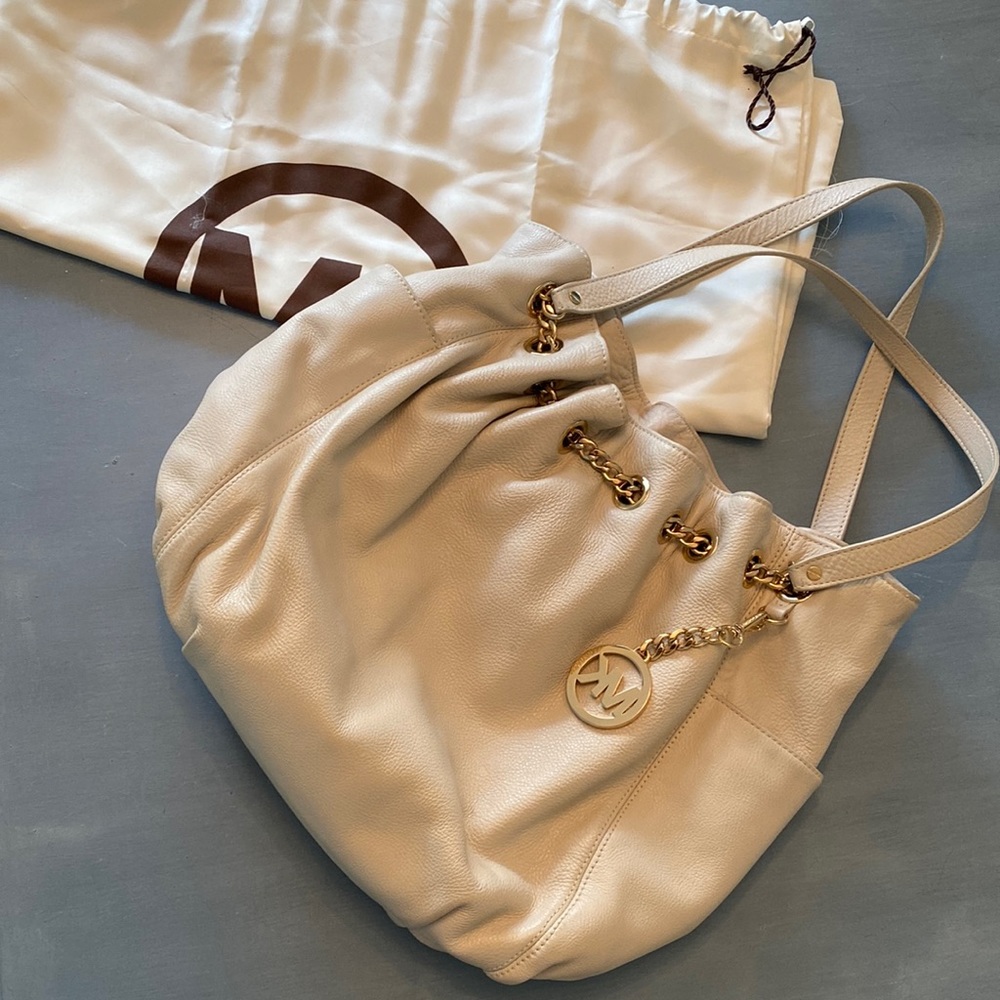 Like New Micheal Kors Purse